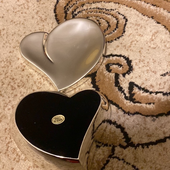 🛝 Sliding down 50% Heart shape jewelry box with lid - Picture 6 of 6